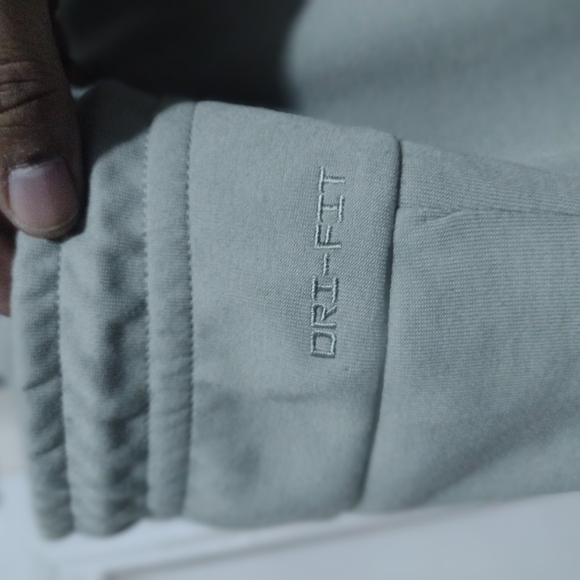 Stylish Olive Green Trousers - Picture 3 of 3